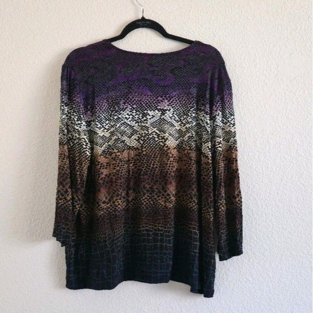 Chico's 3 Size XL Top Sassy Snake Skin Charlene Crewneck Blouse Stretch New - Picture 5 of 5